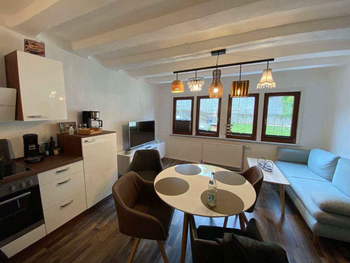 Schoene Ferienwohnung Burgruine Fachwerkhaus バッハラッハ エクステリア 写真