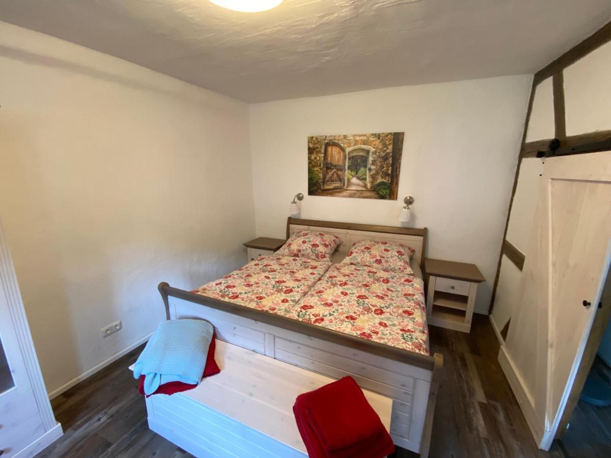 Schoene Ferienwohnung Burgruine Fachwerkhaus バッハラッハ エクステリア 写真